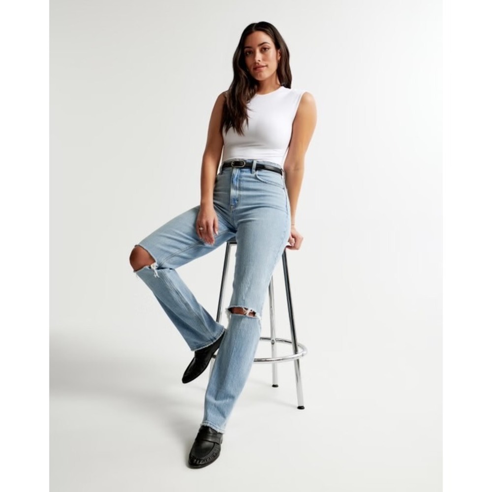 Abercrombie Fitch Curve Love The 90s Straight Ultra High‎ Rise Jeans Blue Size 2